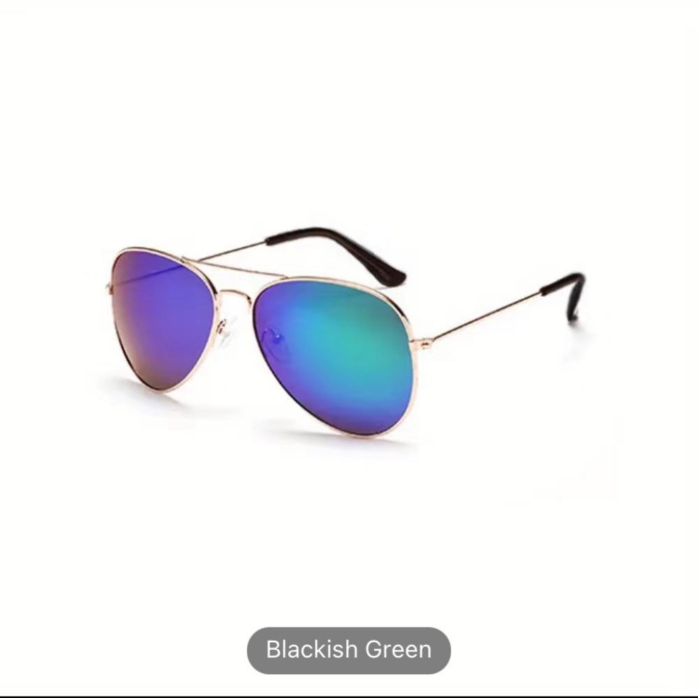 NWT Classic Mirror Lens Aviator glasses color blueish green perfect! UNISEX